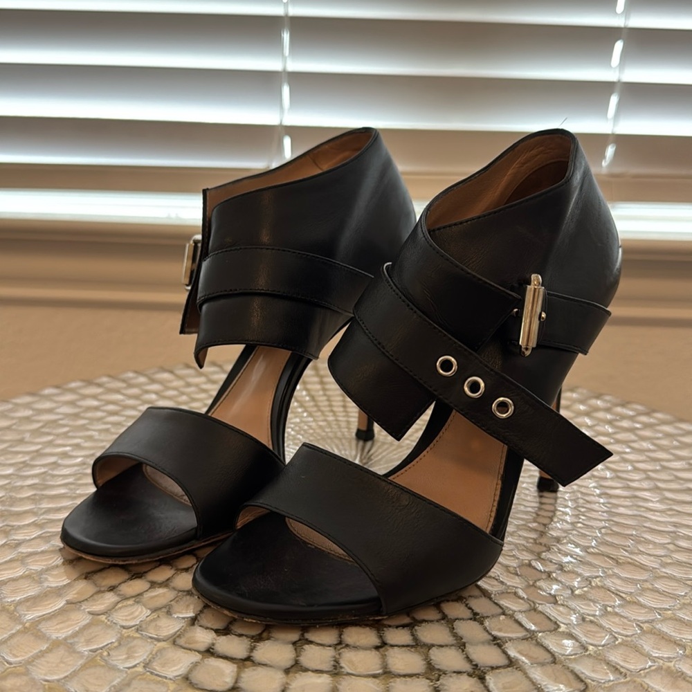 Authentic Gianvito Rossi Black Shoes